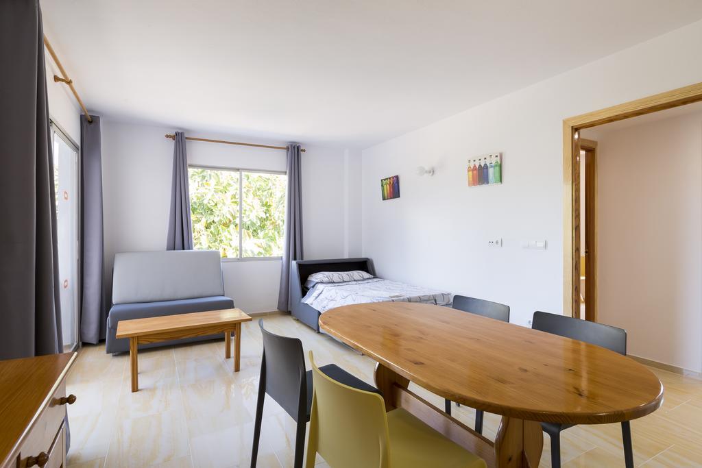 Apartamentos Zodiac San Antonio  Exterior photo